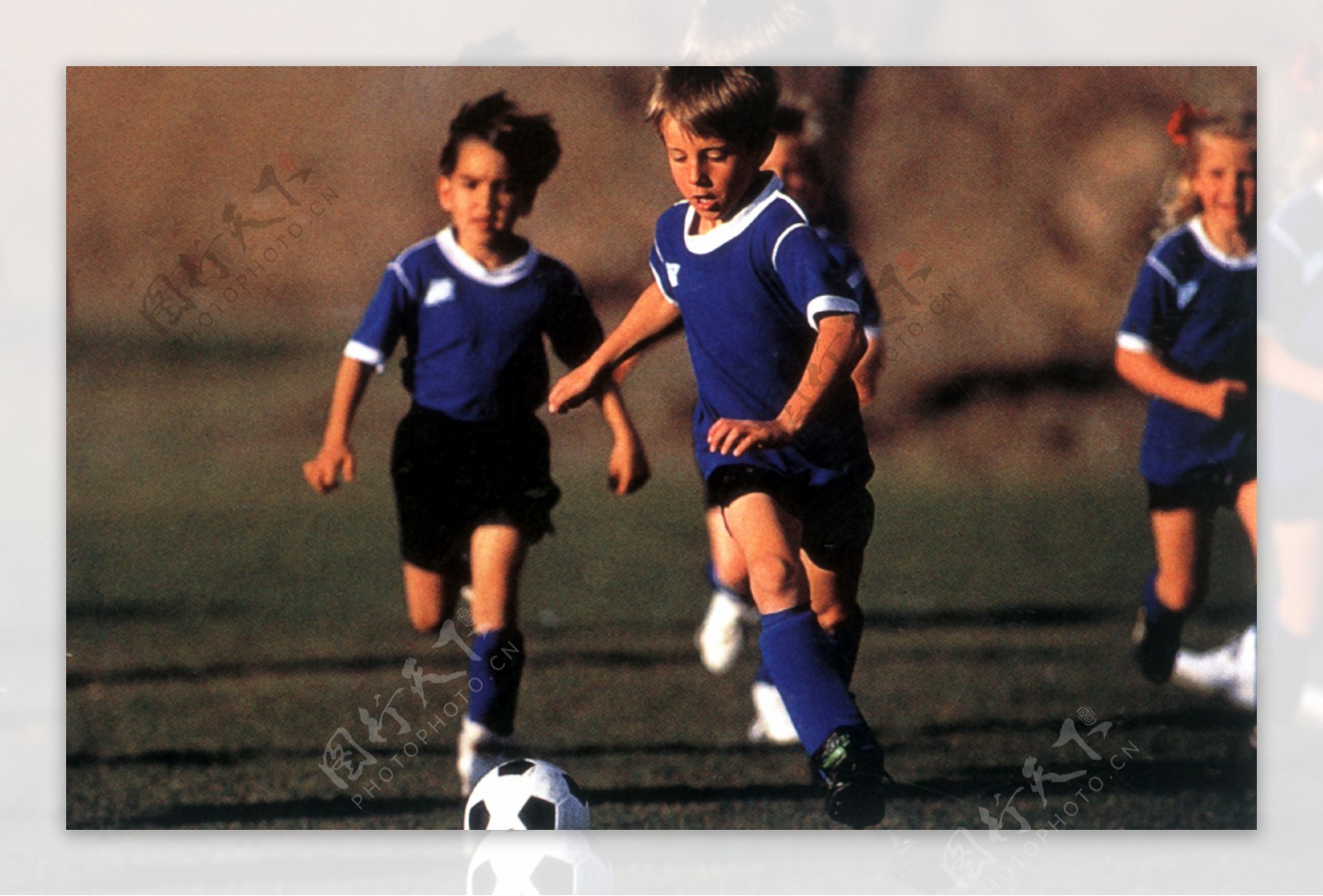 在这一轮比 在这一轮比