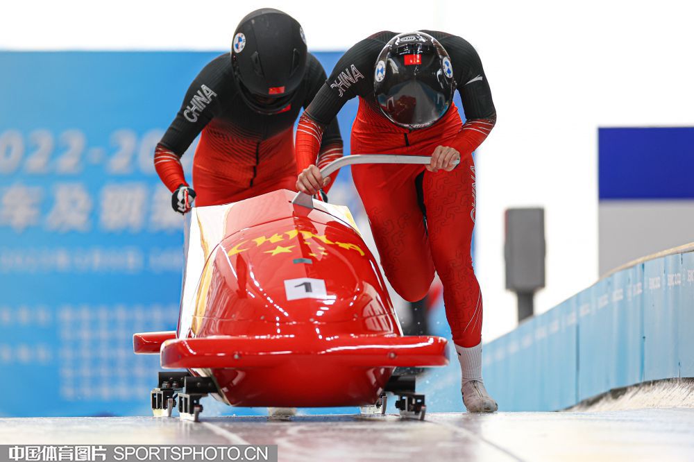 輕球員的悉 輕球員的悉